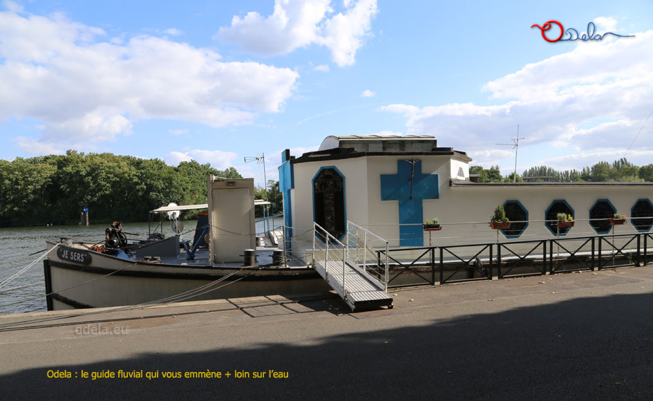 Bateau-chapelle 